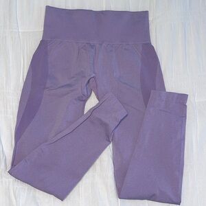 NVGTN leggings size medium in purple color
